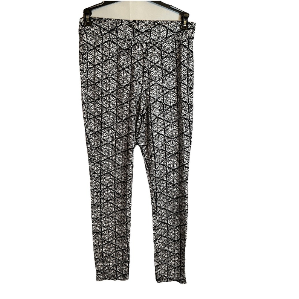Cato  C EST. 1946 Stretch Leggings Women's  Size M  Black And White Geometric